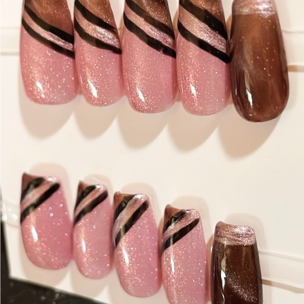 *Host Pick* 4/25/2025 Together We Posh Party Pinky Cat Press On Nails-Size L